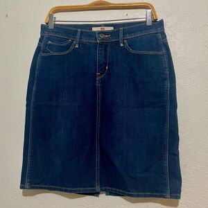 LEVIS Perfectly Slimming Denim Skirt SZ 10